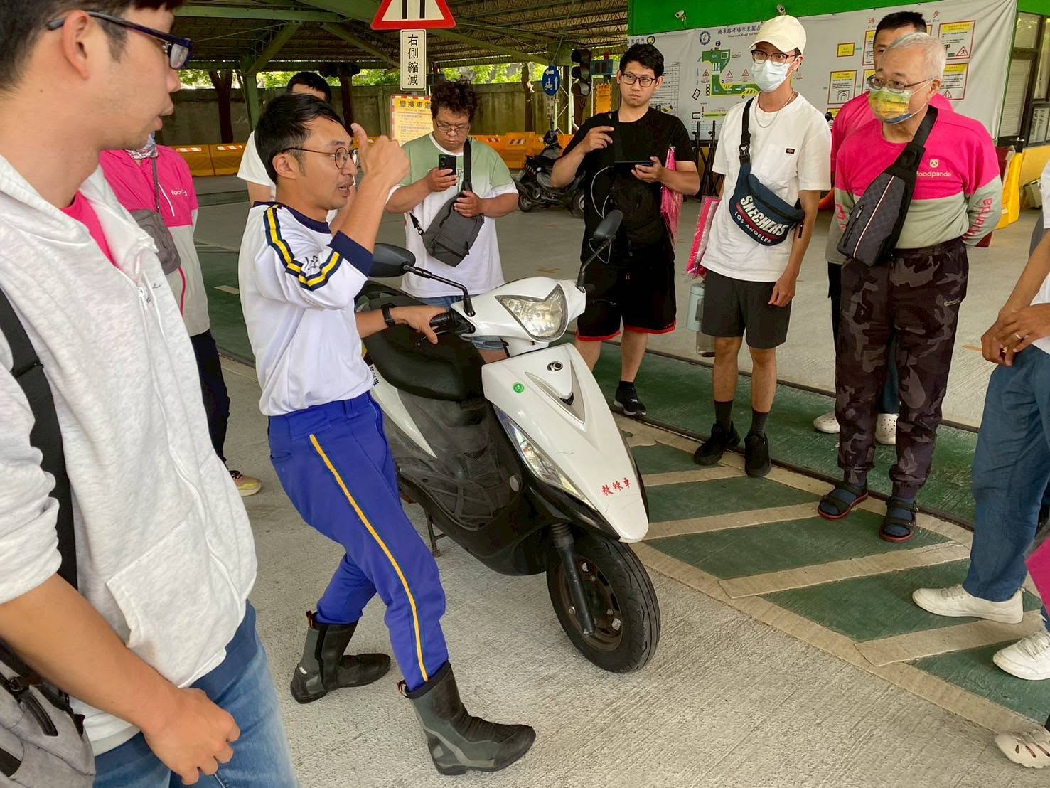 長期協助士林監理站進行機車外送員交通安全教育訓練